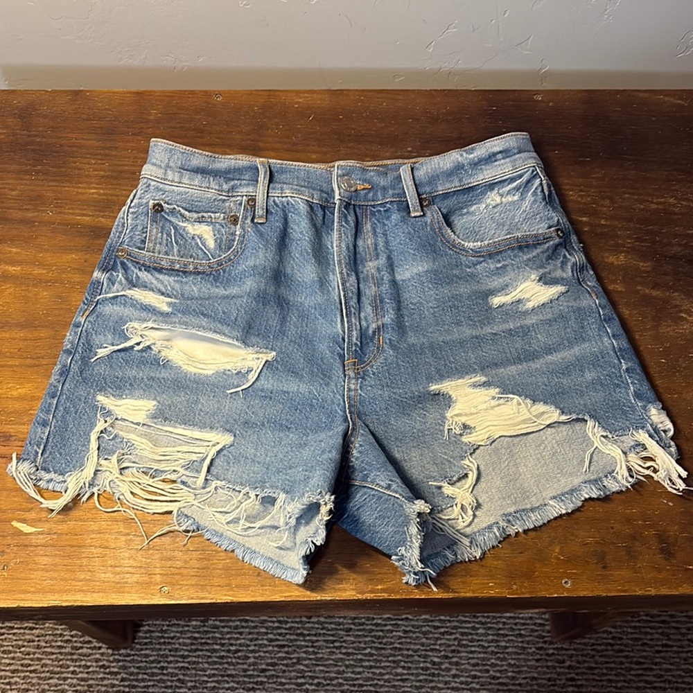 NWOT American Eagle Outfitters Blue Distressed Jean Shorts Highest Rise 90s
